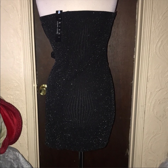 SHINY BLACK DRESS BRAND NEW🖤🤍🖤🤍 - Picture 2 of 5